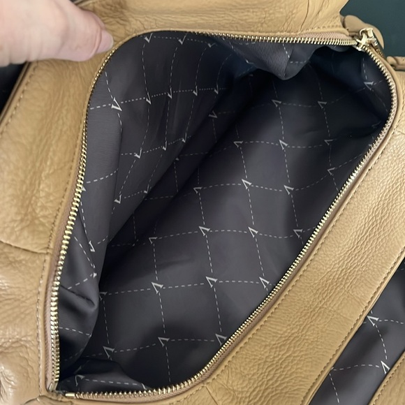 Vince Camino Tan Leather Women's Bag - Picture 2 of 6